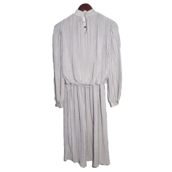 ❤️ 3 for $35 VINTAGE Daniel marshall champagne long sleeve pleat flowy dress S - Picture 4 of 14